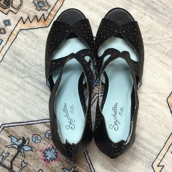 🐚 Seychelles Black Eyelet Leather Back Zip Platform Wedge Heel Sandals Sz.8.5 - Picture 10 of 10